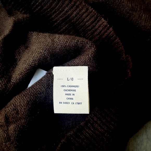 Brown 100% Cashmere Vneck Sweater - Picture 7 of 9